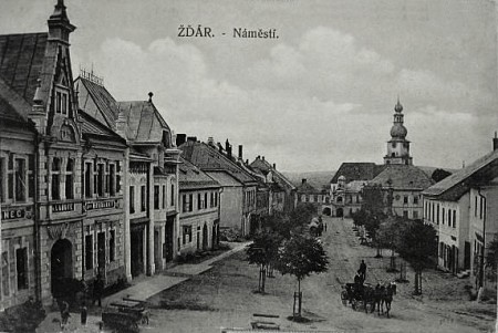 náměstí hotel  Bílá Labuť
